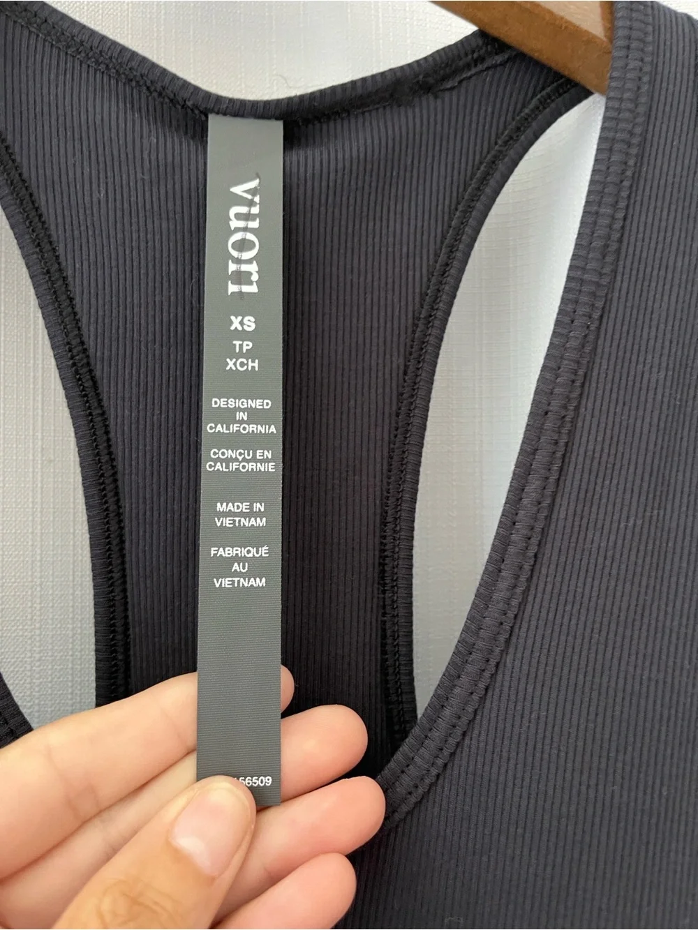 Vuori sleek black